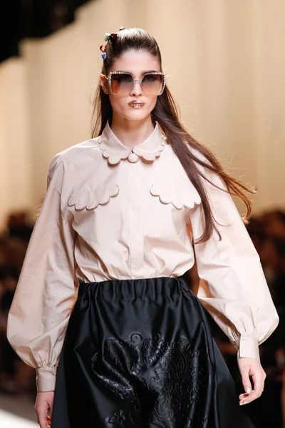 Look 19